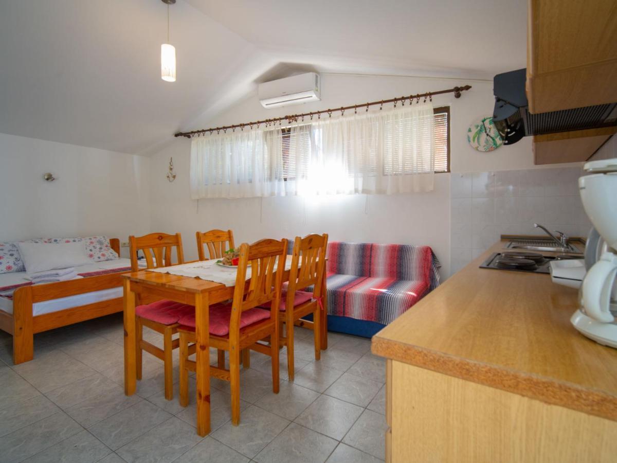 Ivka - Apt-3 By Interhome Punat