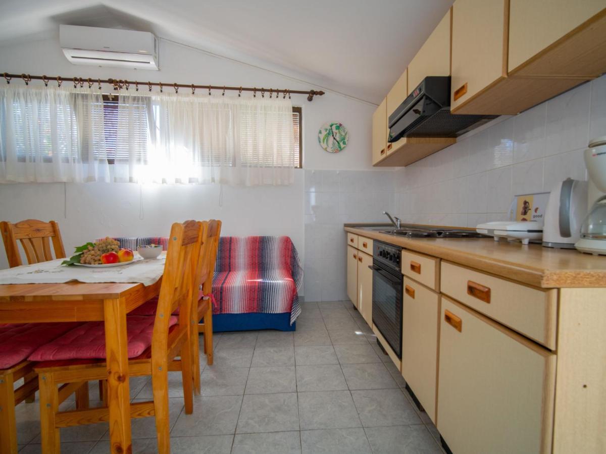 Ivka - Apt-3 By Interhome